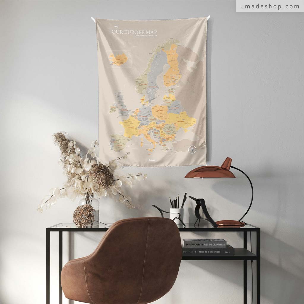 umade-umap-訂製歐洲地圖(壁幔/布),霧彩綠款掛於書桌牆面,展現溫柔質感與歐洲旅行風格的完美結合