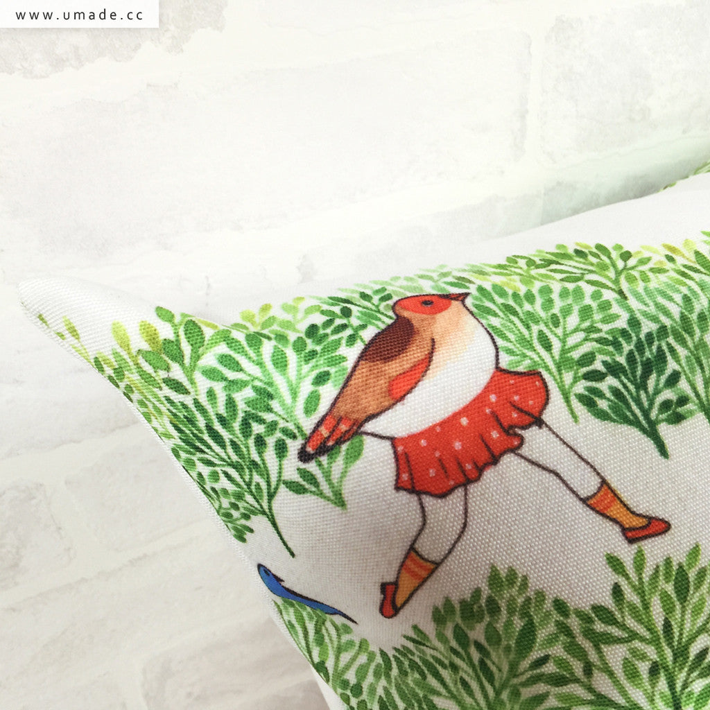 UMade Artist Throw Pillow ★藝術家創作抱枕★ 我們在林間奔跑 - Chichi Huang