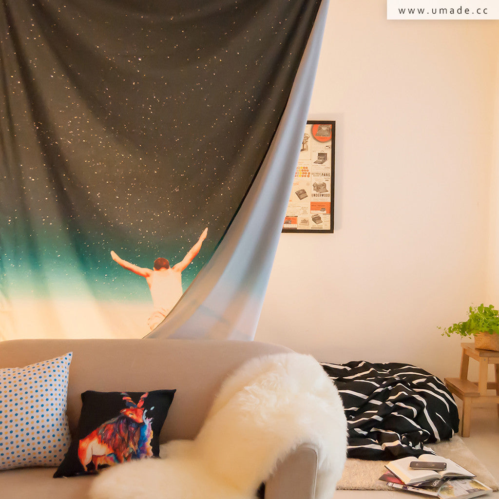 ★壁幔Wall Tapestry★Falling With A Hidden Smile-Frank Moth