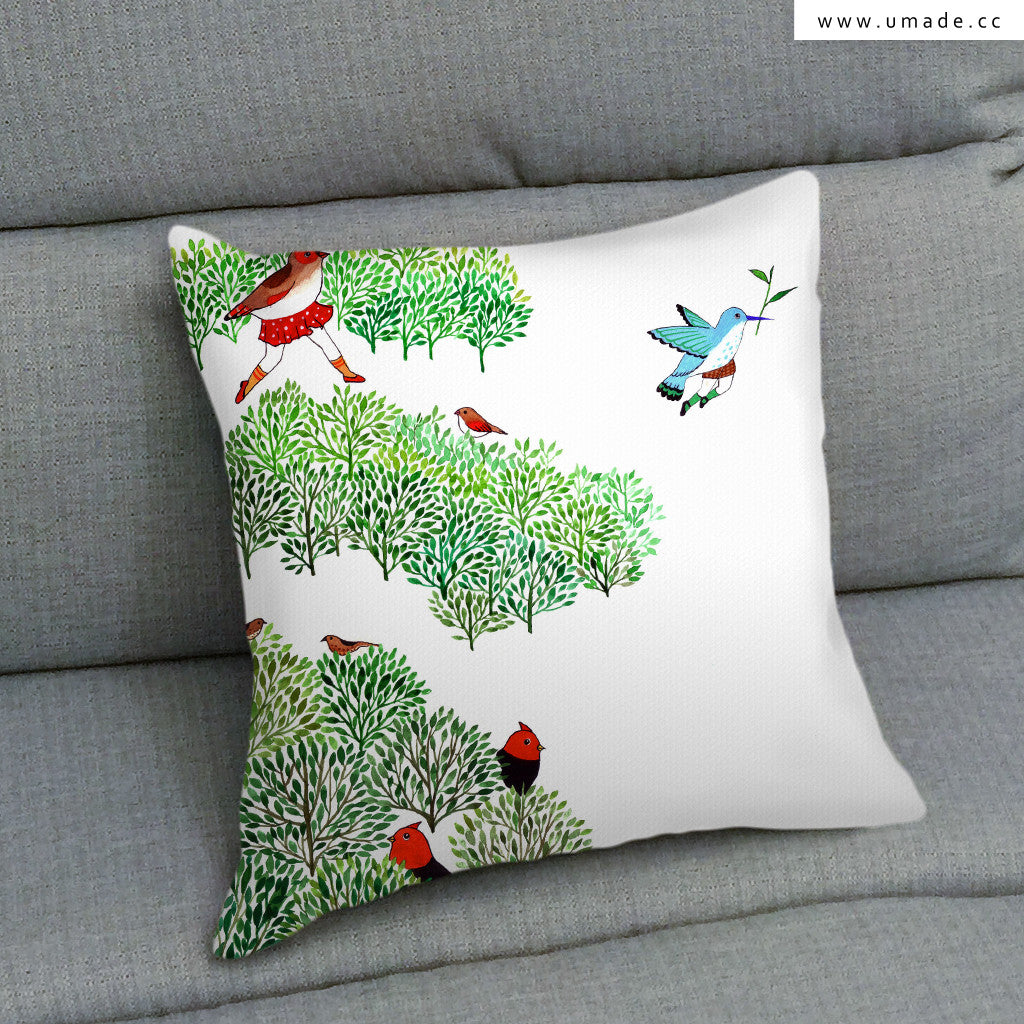 UMade Artist Throw Pillow ★藝術家創作抱枕★  我們在林間奔跑 - Chichi Huang