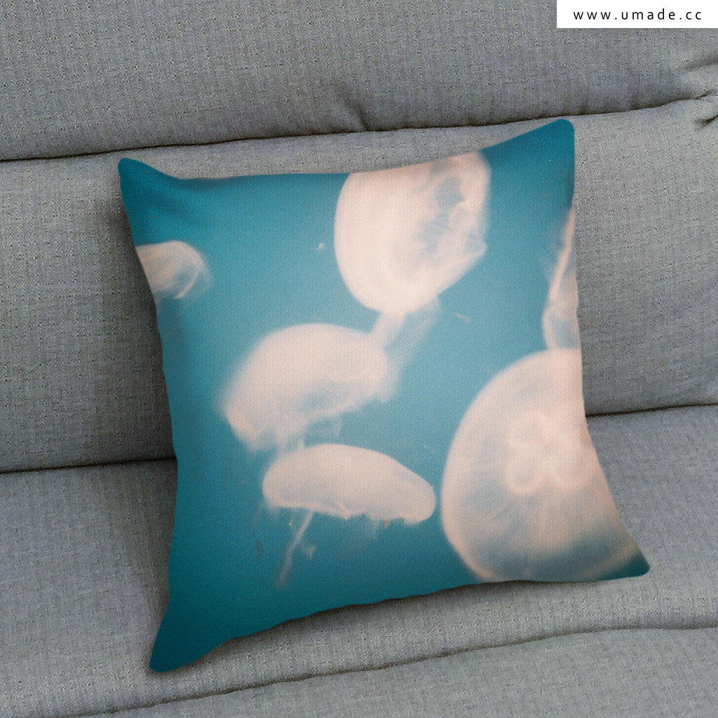 UMade Artist Throw Pillow ★藝術家創作抱枕★ 水中小精靈 - 吳廸