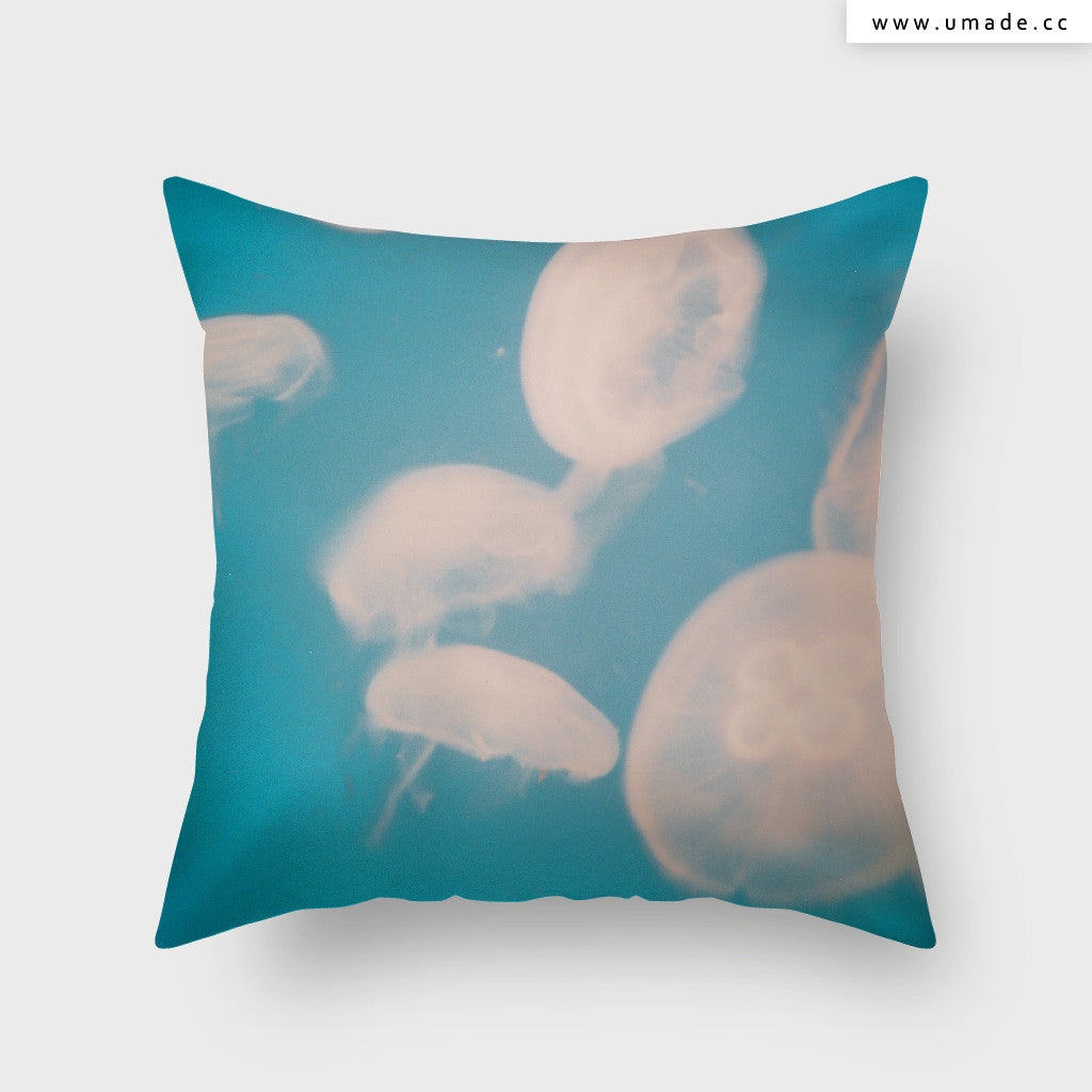 UMade Artist Throw Pillow ★藝術家創作抱枕★ 水中小精靈 - 吳廸