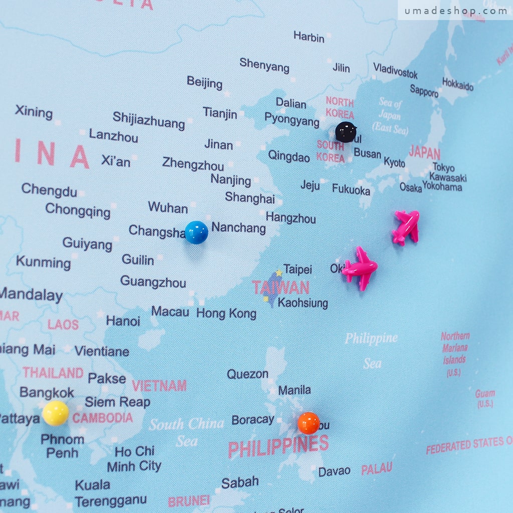 umade-umap-訂製世界地圖(壁幔/布)-彩色水晶磁鐵地標-寶寶藍色-特殊飛機磁鐵造型地標扣,一起坐飛機出國旅行