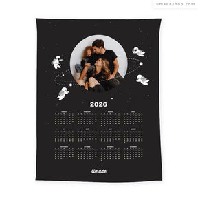 【2026訂製年曆壁幔】星球照片款 (全家福/情侶/小孩照/企業Logo-5色)