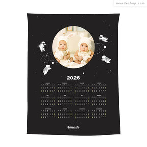 【2026訂製年曆壁幔】星球照片款 (全家福/情侶/小孩照/企業Logo-5色)