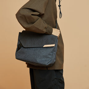 【NIID】Urbanature Geo Sling mini 極簡斜背小書包，體積輕巧輕鬆好攜帶，女生也很好搭配的旅行包