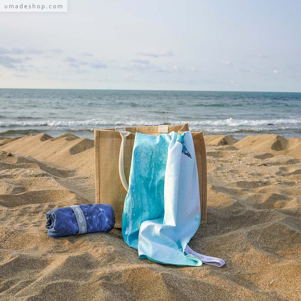 umade-萬用快乾毛巾/旅行浴巾/海灘巾-幽藍鬼蝠魟-海邊吸睛又實用的單品，讓你的打卡照最特別