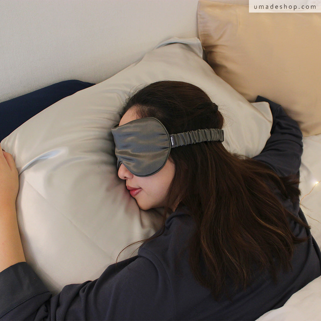 umade-U好眠真蠶絲眼罩(100%頂級桑蠶絲)-煙晶灰-解決失眠的困擾，幫助快速入眠睡個好覺，出國旅遊或是搭飛機時都可以使用的遮光眼罩