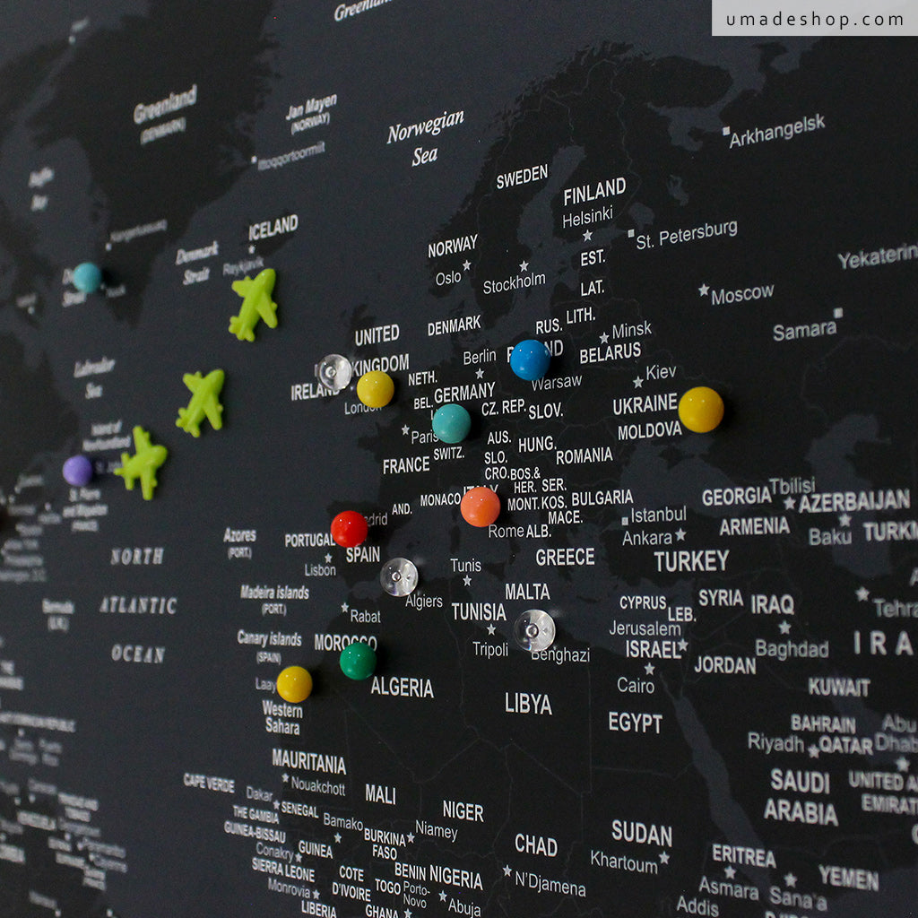 umade-umap-訂製世界地圖(實木框海報)-彩色水晶磁鐵地標-夜幕黑色-將每個地點標註起來動力滿滿