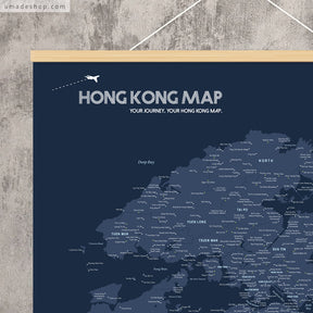 umade-umap-香港地圖(實木框海報)-海軍藍-香港地圖18個行政區、75座熱門山脈與280個主要地標和香港景點